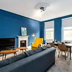 Sherlock\'S Residence By Allo Housing